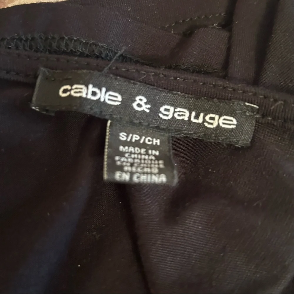 Cable & Gauge Black V-Neck T-shirt Tunic - Picture 4 of 4